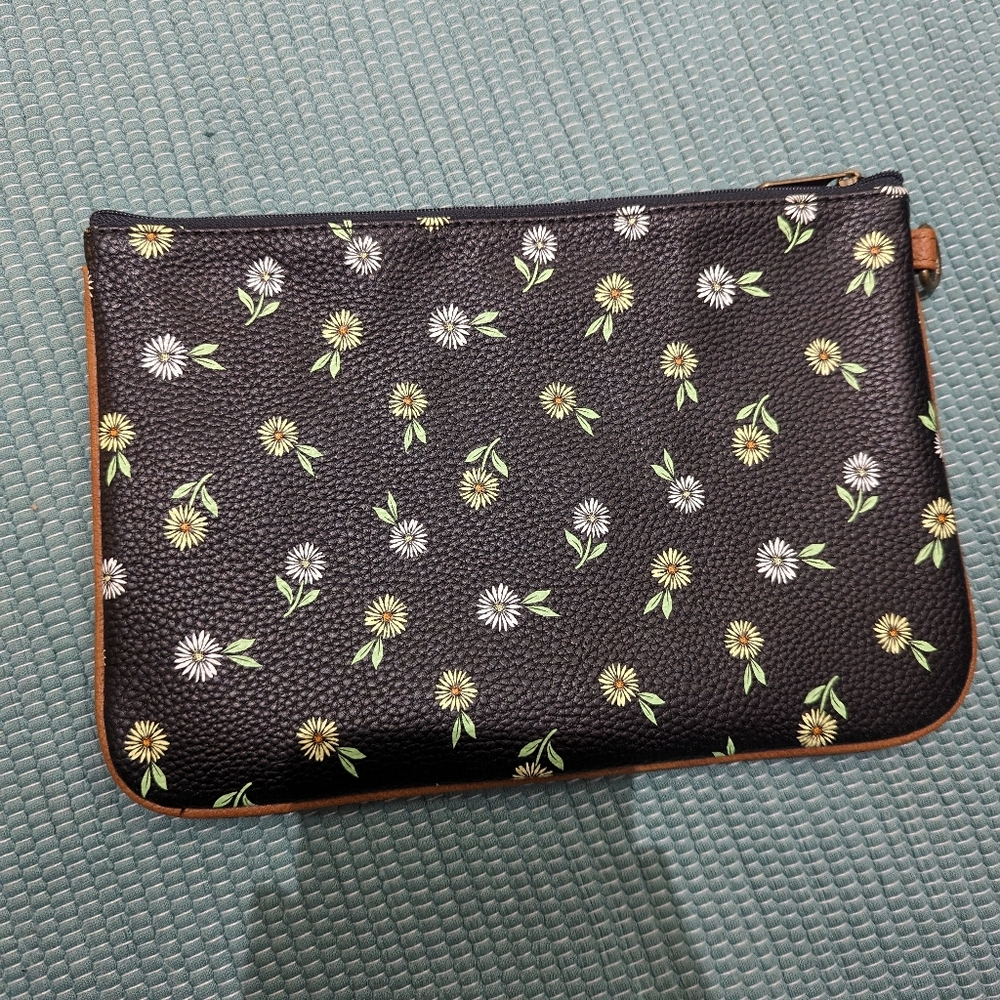 Thirty-one gifts Daisy Print Faux Leather Pouch